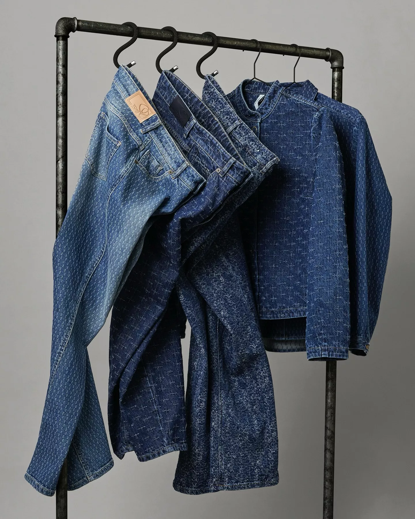 Denim ist nicht gleich Denim. Bei TONI trifft moderne Waschung auf Passformkompetenz #since1965 - für Jeans, die richtig gut sitzen und sich noch besser anfühlen.

#TONIFashion #DenimFocus