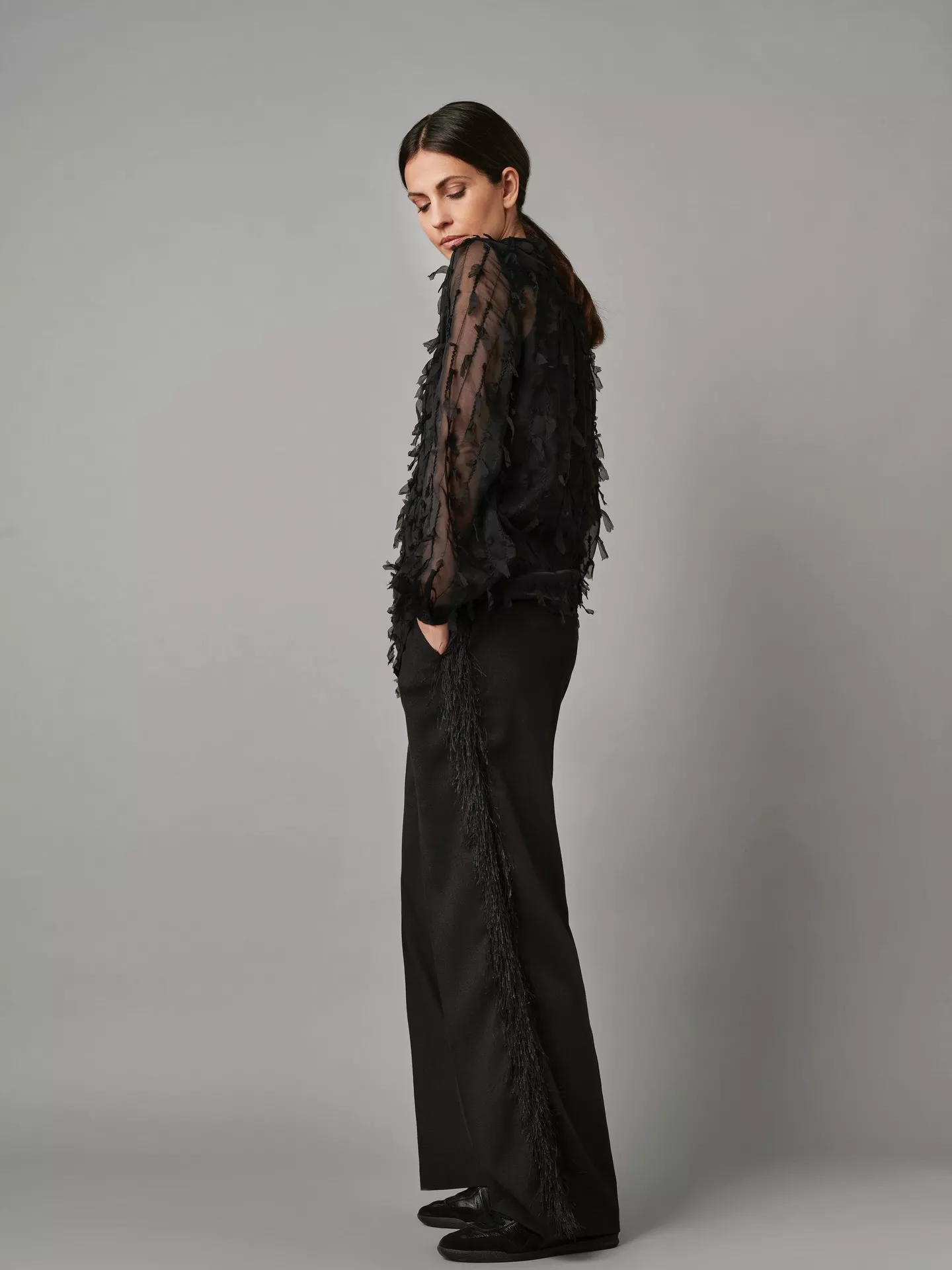 Start the year in style: Elegant, stark, feminin – so beginnt 2026 mit genau dem Look, der zu dir passt. Happy New Year ✨

#TONIFashion #NewYearStyle