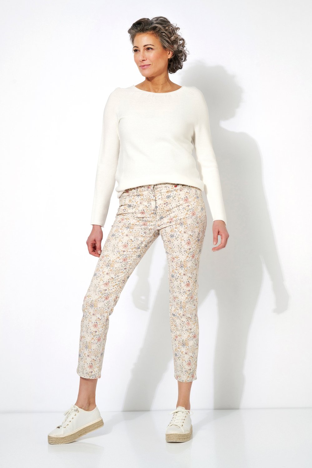 Slim-Fit Hose mit Blütendruck | Style »Meine beste Freundin« Bunt